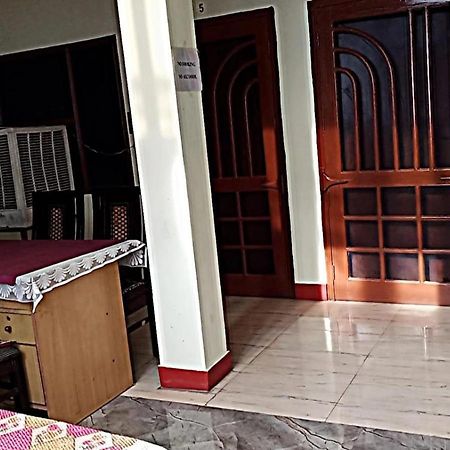 Homestay Comfort Villa Rāmpur Exterior photo